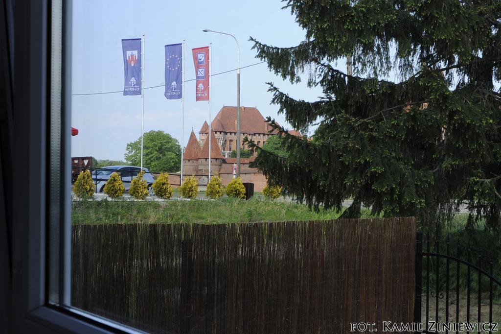 Gosciniec W Malborku Apartment Bagian luar foto