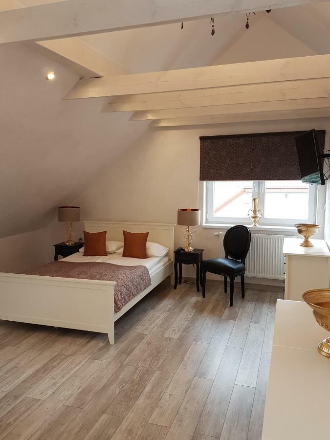 Gosciniec W Malborku Apartment Bagian luar foto