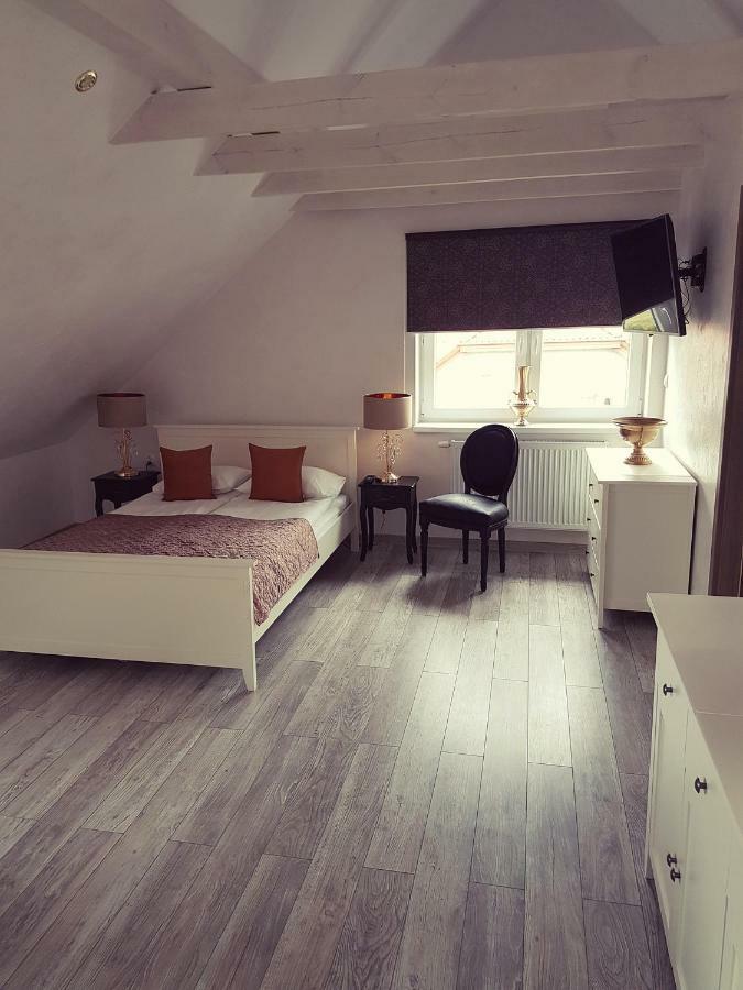 Gosciniec W Malborku Apartment Bagian luar foto